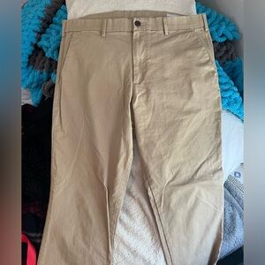 GAP Men’s size 36x32 Athletic Taper khaki pants